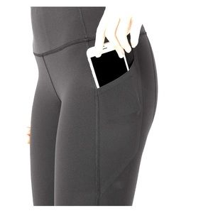Lululemon capris leggings with pockets (new)